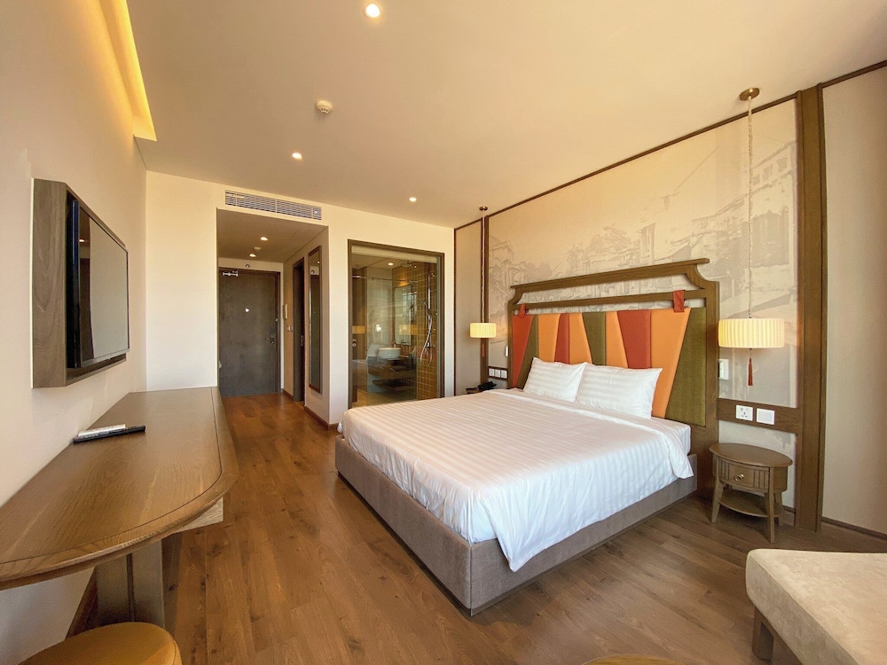 Apec Mandala Wyndham Suite Family