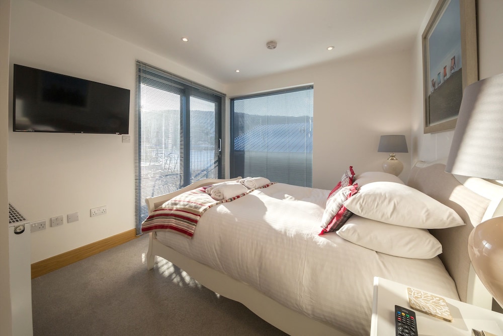 Taymouth Marina-8 Lawers View