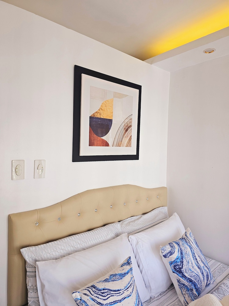 Hannah Crib at Shore Residences