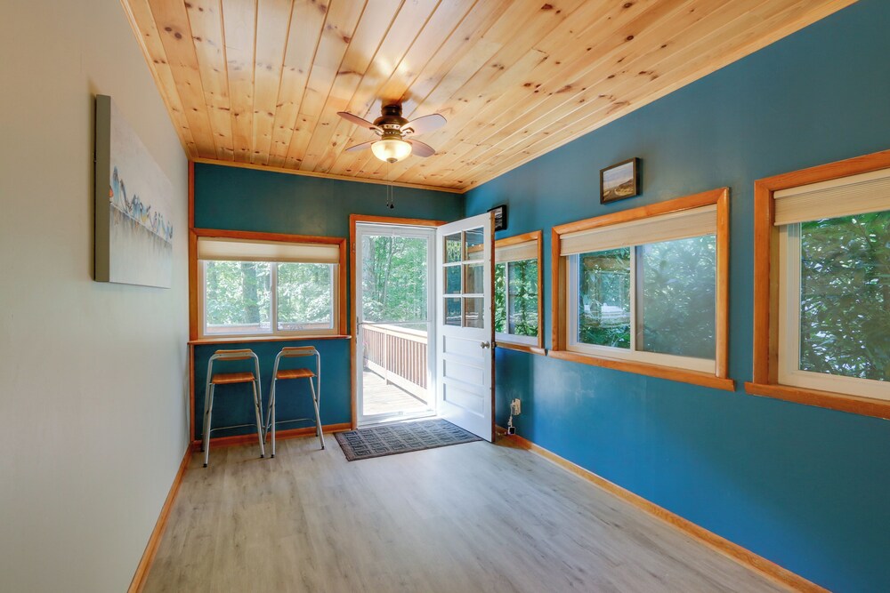 Harpers Ferry Cabin - Walk to Private Lake! - Property Image 14
