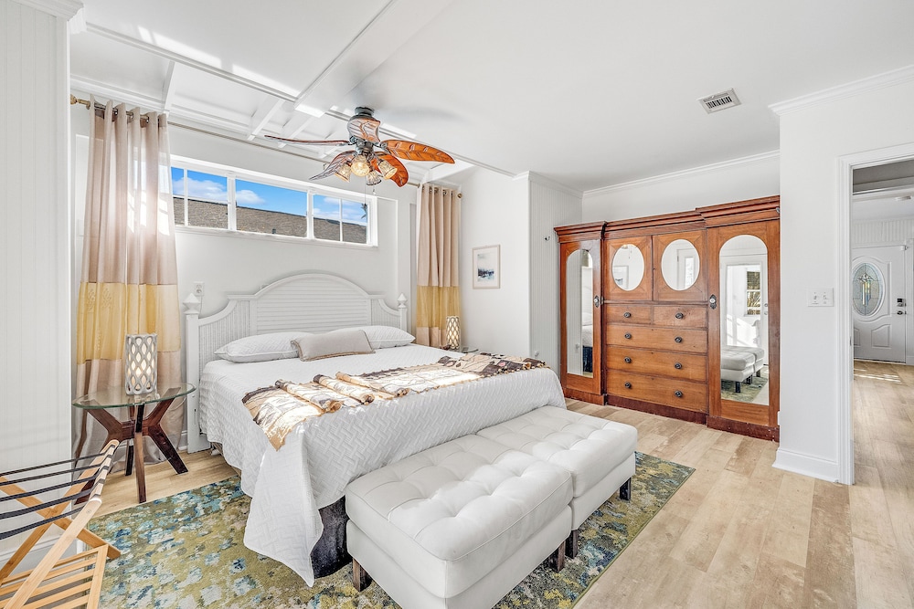 Steps to Ocean! PCB Family Home w/ Outdoor Oasis