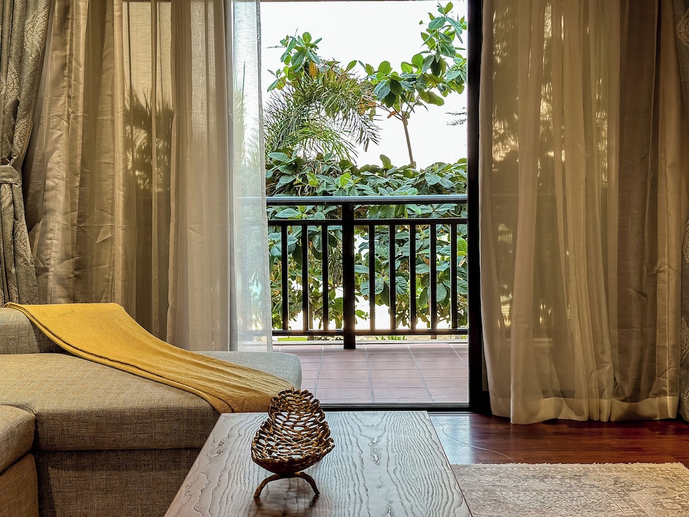 Resort Apartments - Royal Amwaj South