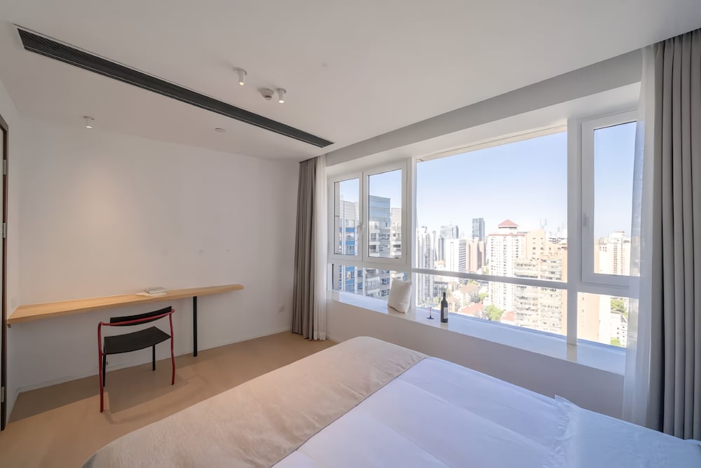 Shanghai Hills & Fan Stay