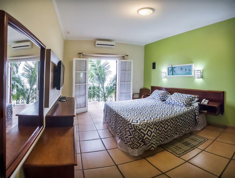 Horizons 414 - Lake Jindabyne Waterfront