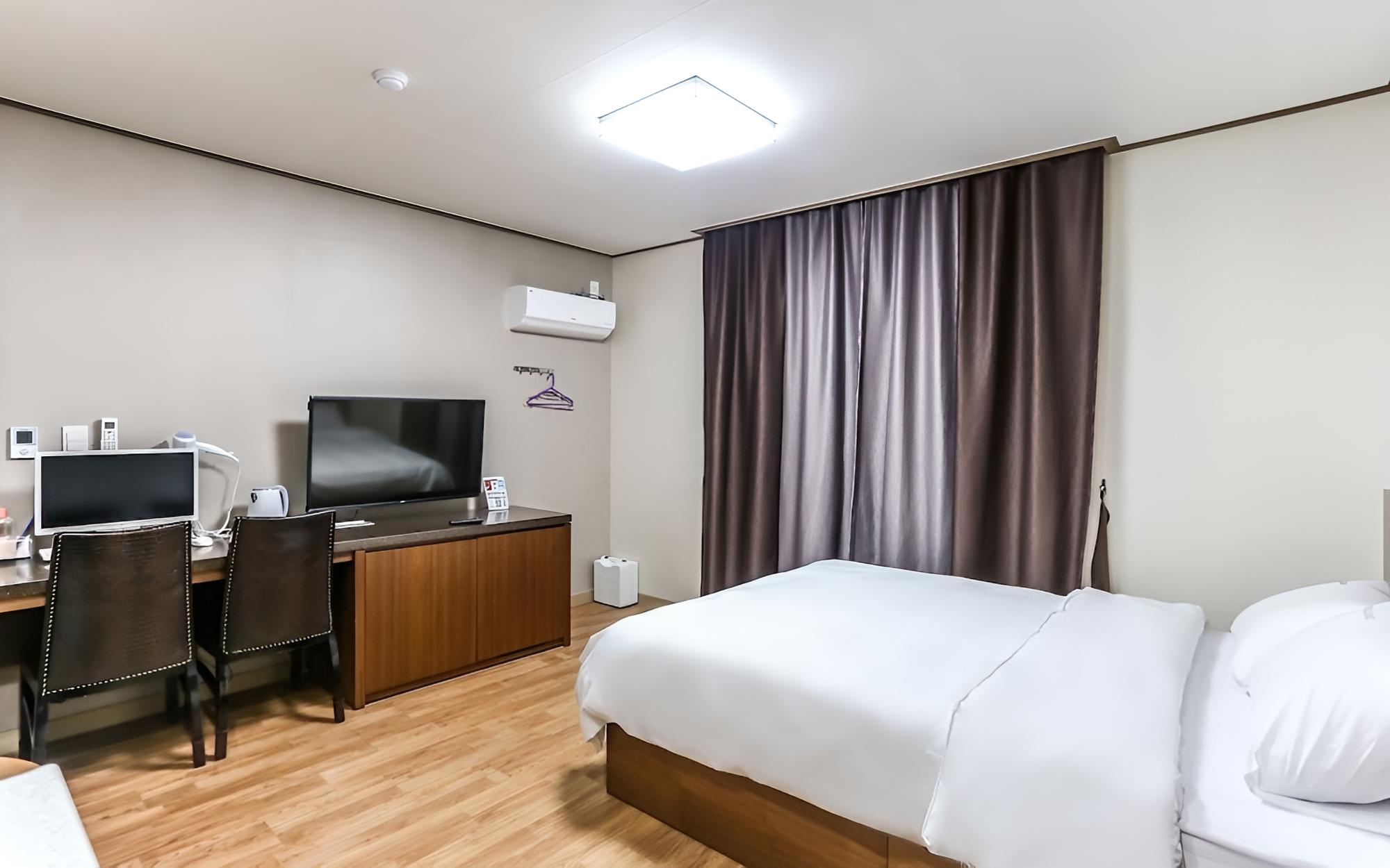 Hyundae Motel