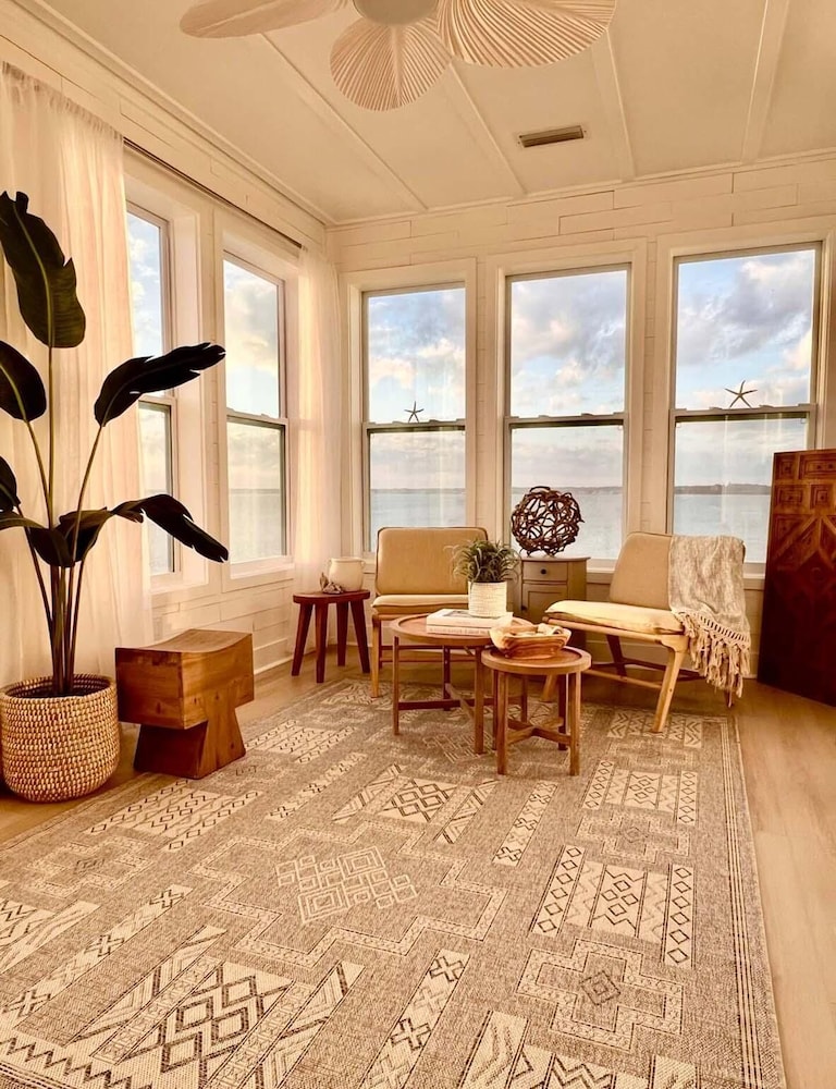 Pearl Hideaway