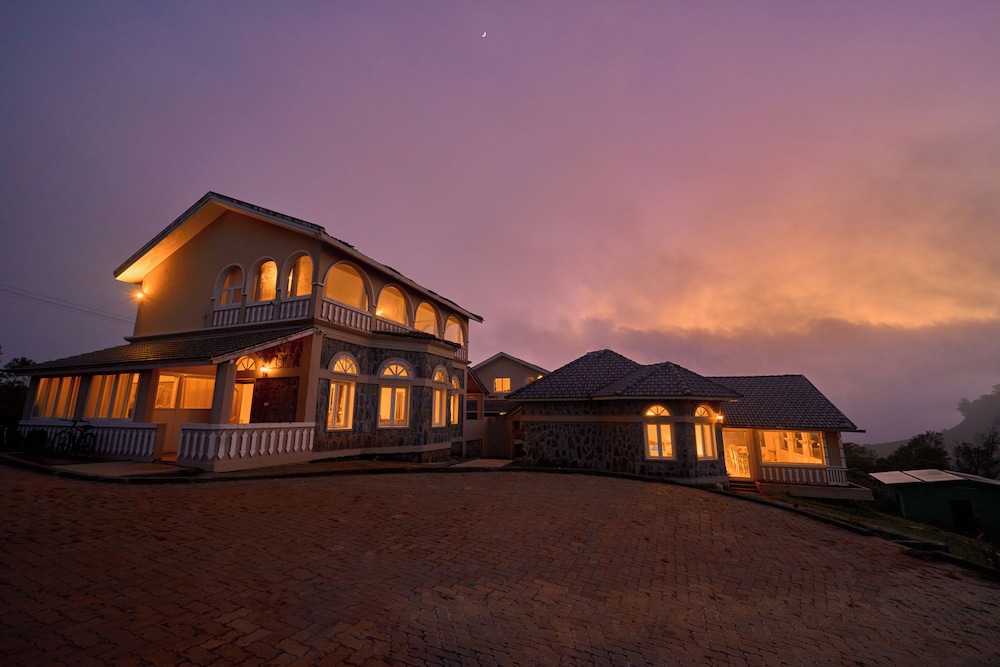 Emerald Stays Ooty by VOYE HOMES