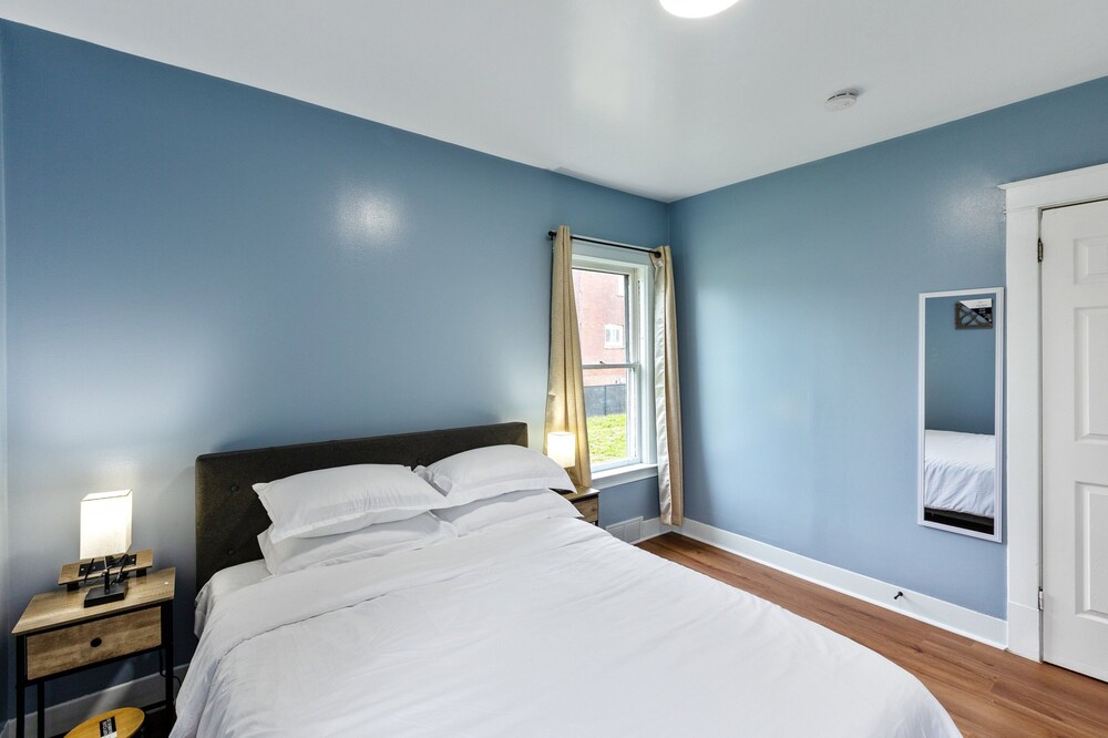 Comfy 3br Flat Close To The Falls 3 Bedroom Apts