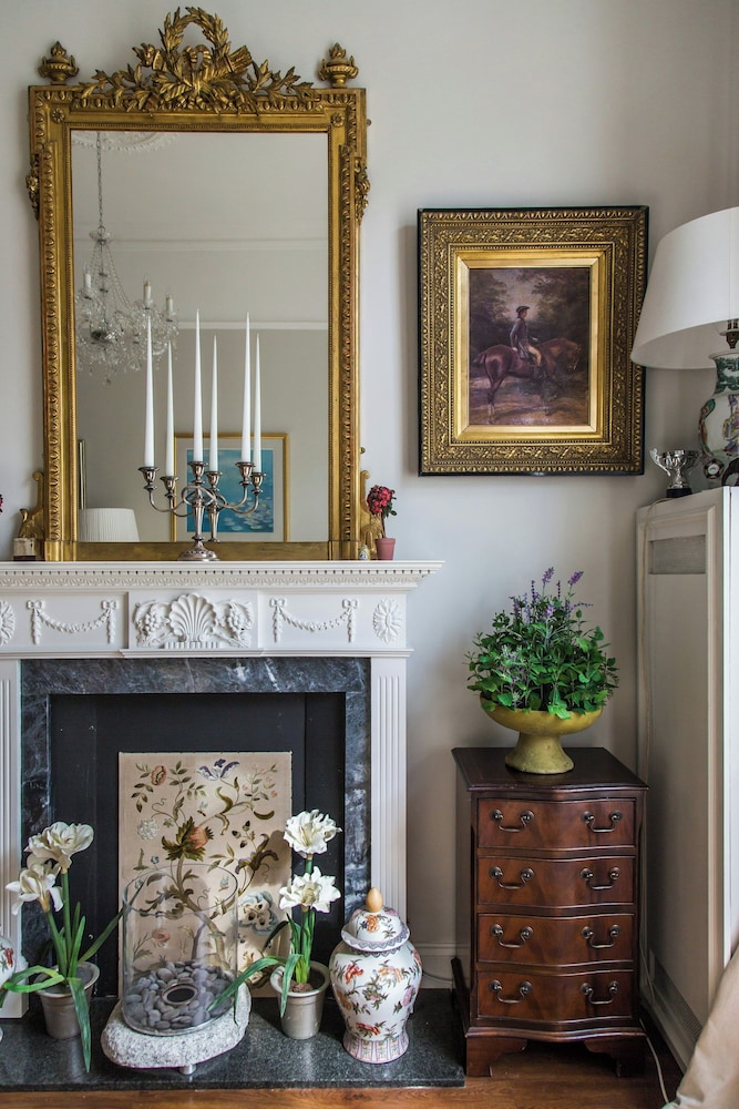Harcourt Terrace II by Onefinestay