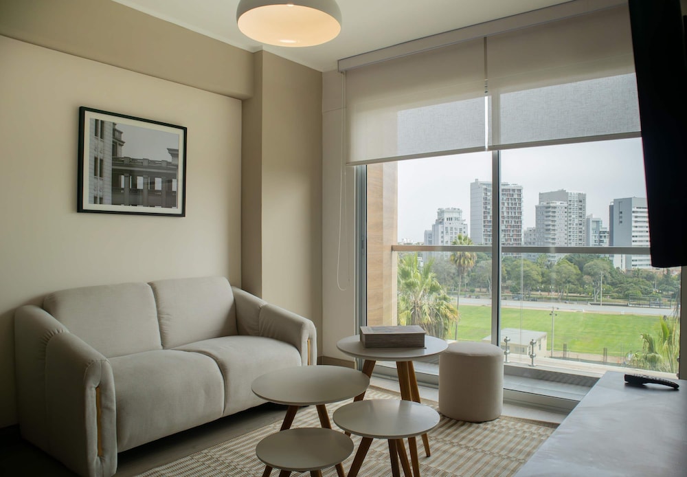 w Contemporary 2BR w Balcony in Barranco