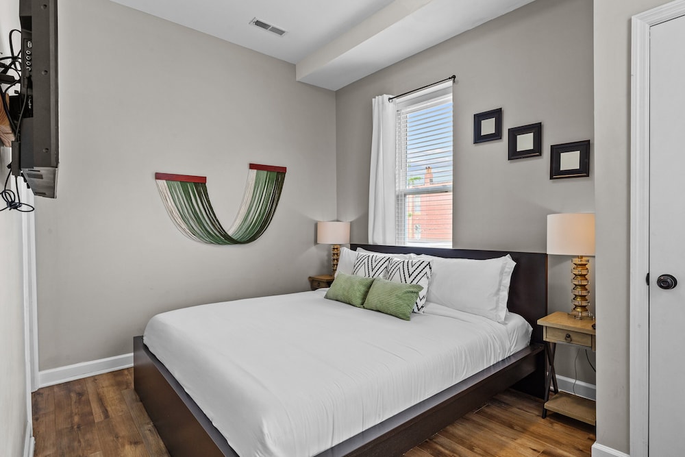 St Louis Vacations - Alluring City Escape Right JZ Vacation Rentals - Property Image 31