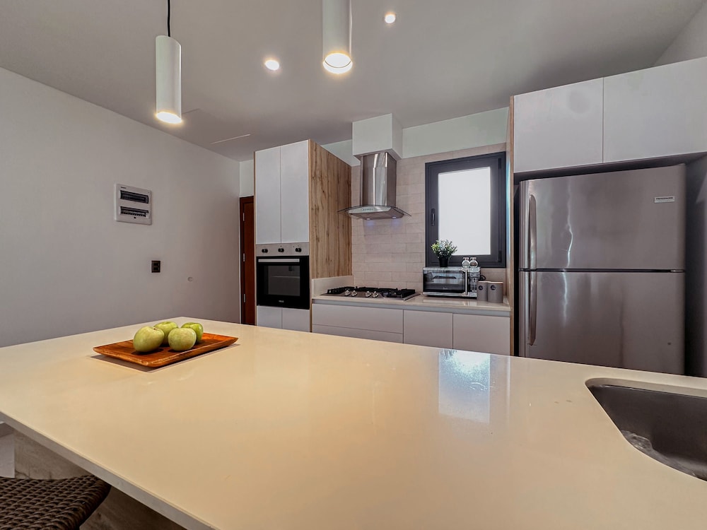 Fantastic Beach Penthouse With Rooftop BBQ