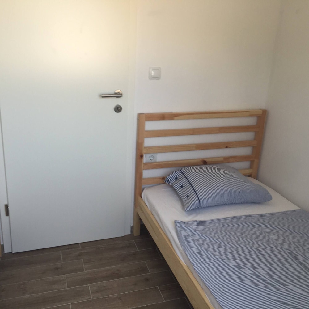 Charming Apartment in Lukovo Šugarje With Mountain Views