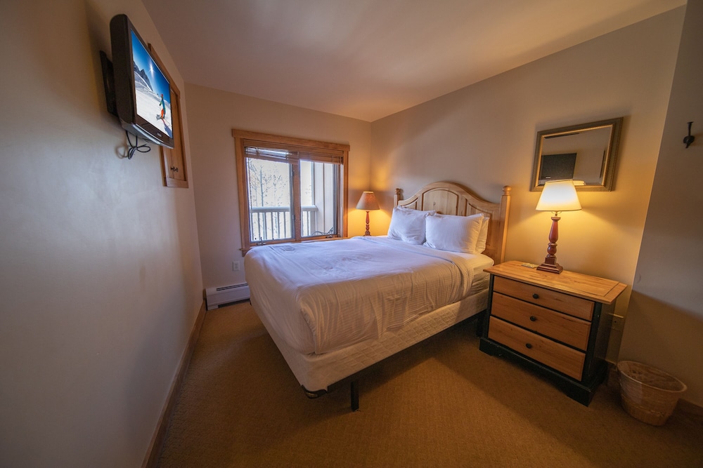 Red Hawk Lodge 2269