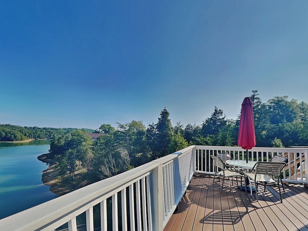 Tranquil Cove by Jackson Mountain Rentals