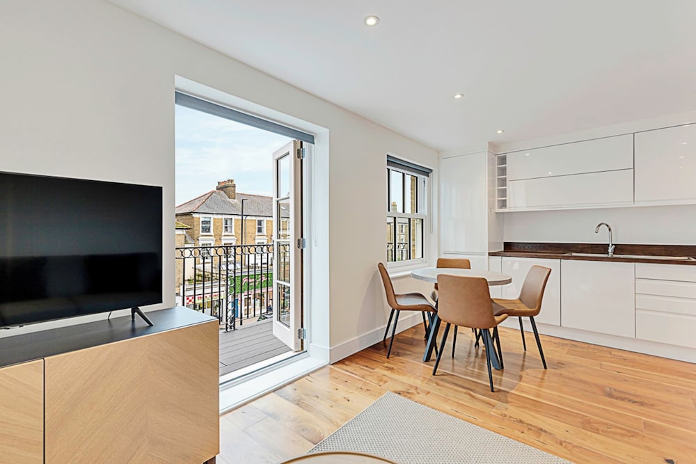 Chiswick Charm: 1 Bed Gem