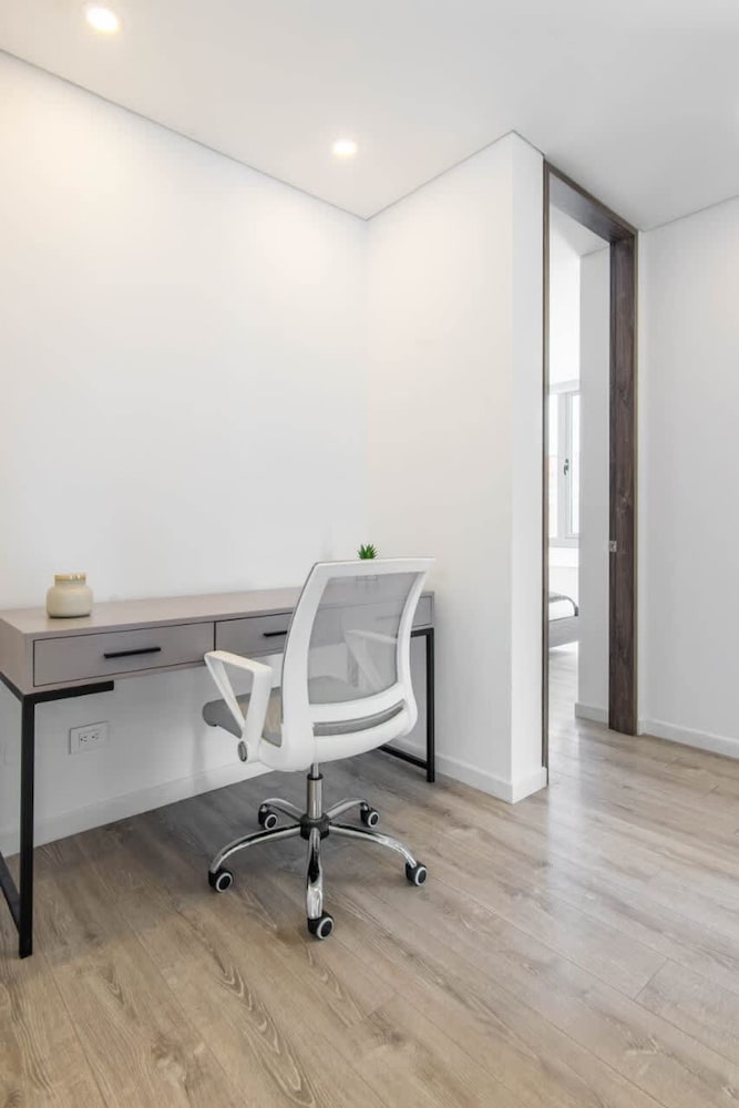Modern 3BR in Usaqu n