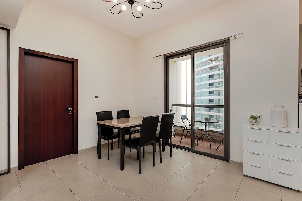 Excellent 1bdr at Bahar 6