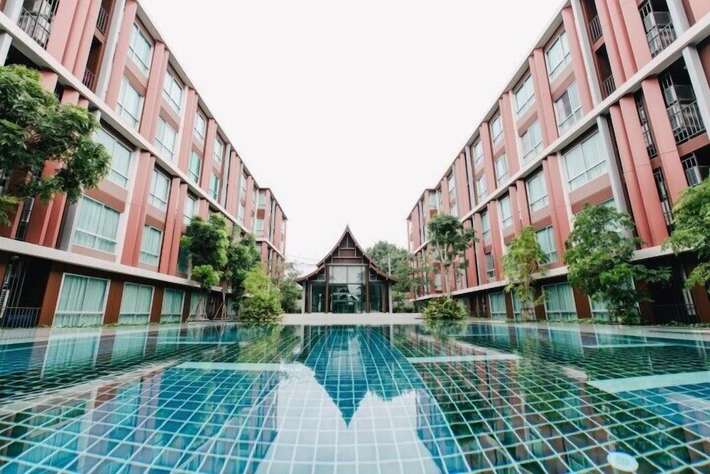 Vienghomnuan Suite Chiang Mai at D.Vieng Condo