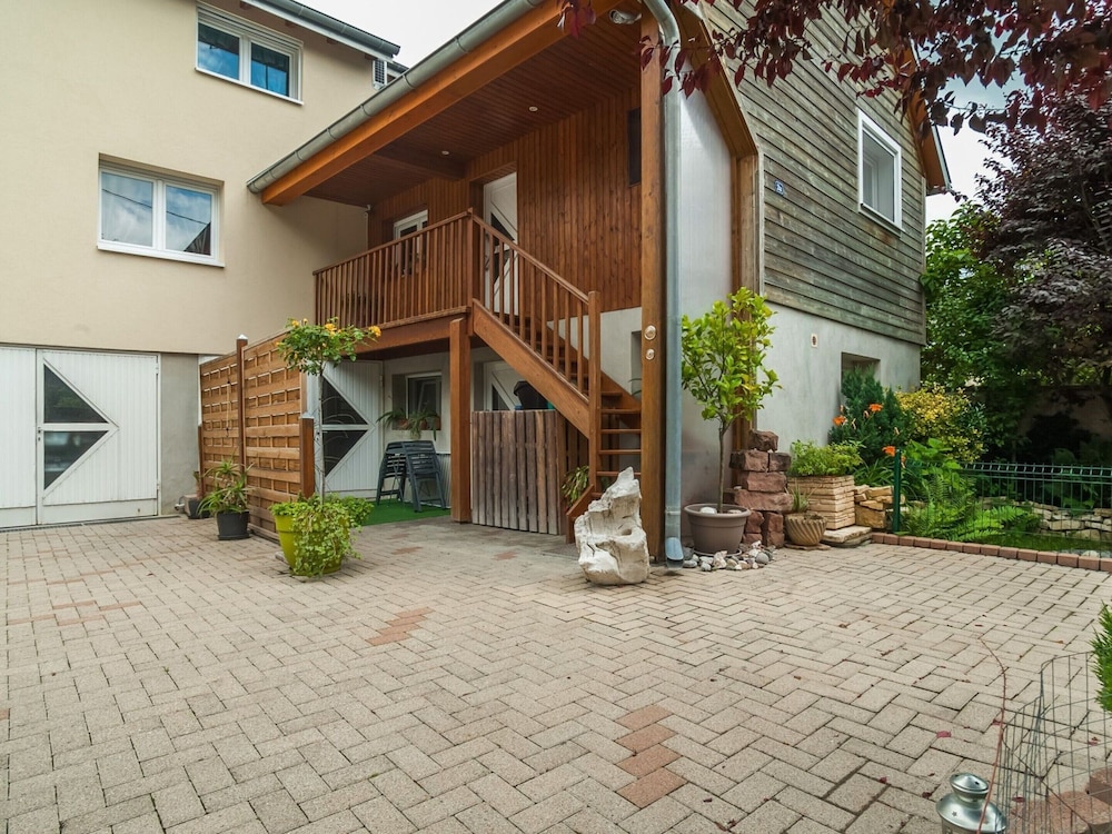 Swanky Cottage in Saasenheim With Balcony view 3
