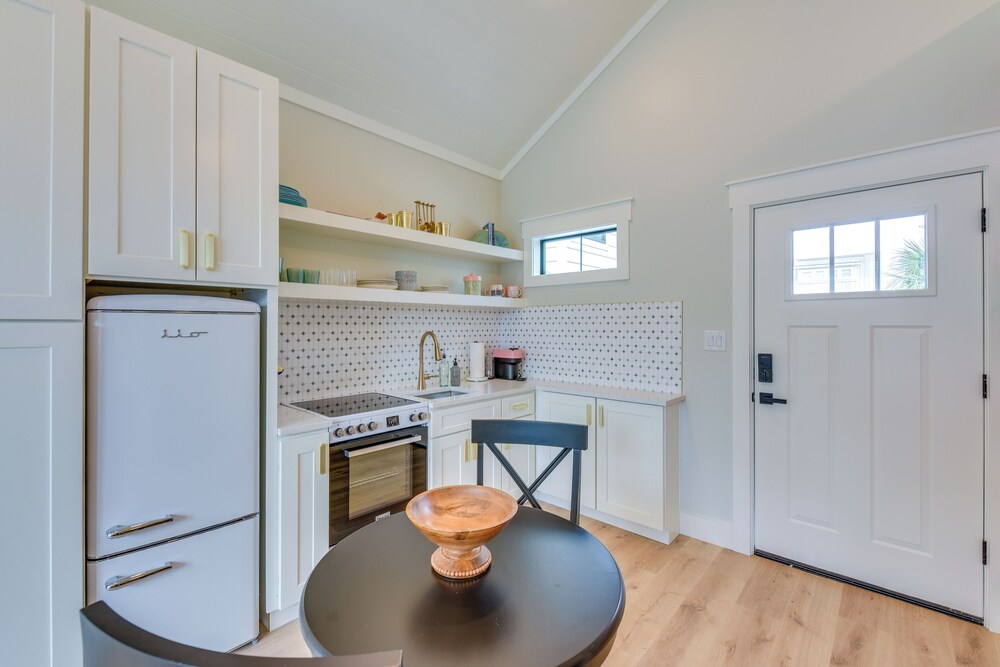 Walk to Laguna Beach: Modern Studio in Pcb!