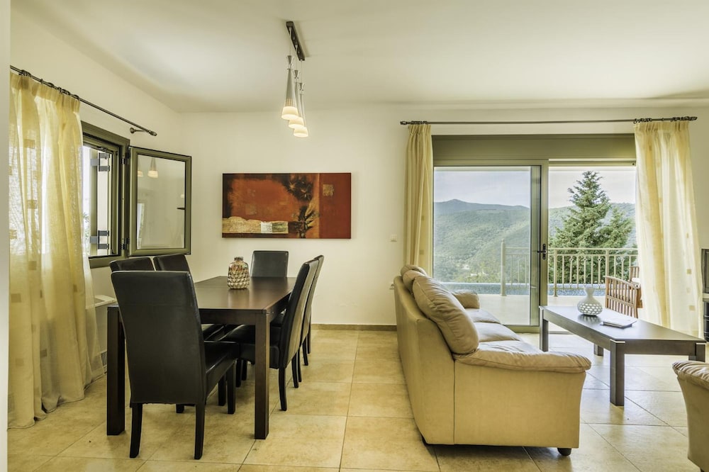Villa Inna With 3 Bedrooms and 4 Bathrooms
