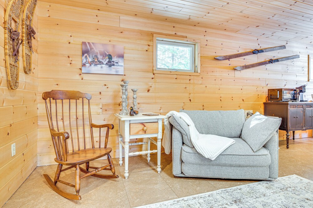 Hiking & Snowmobile Trails On-site: Alton Retreat!