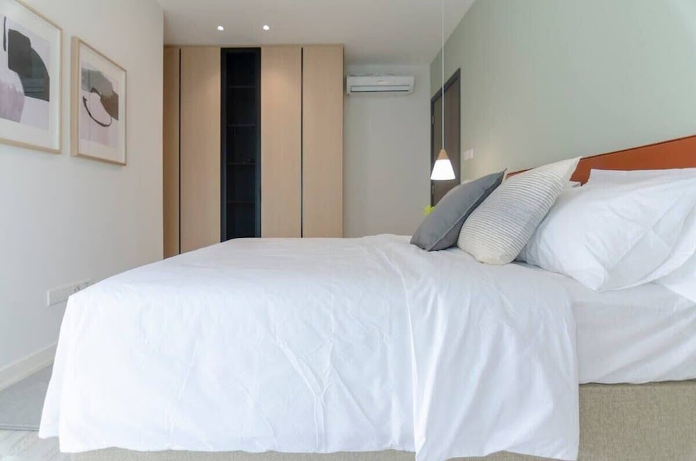 A Comfy & Bright 2BR Suasana Suite 6, Free Parking