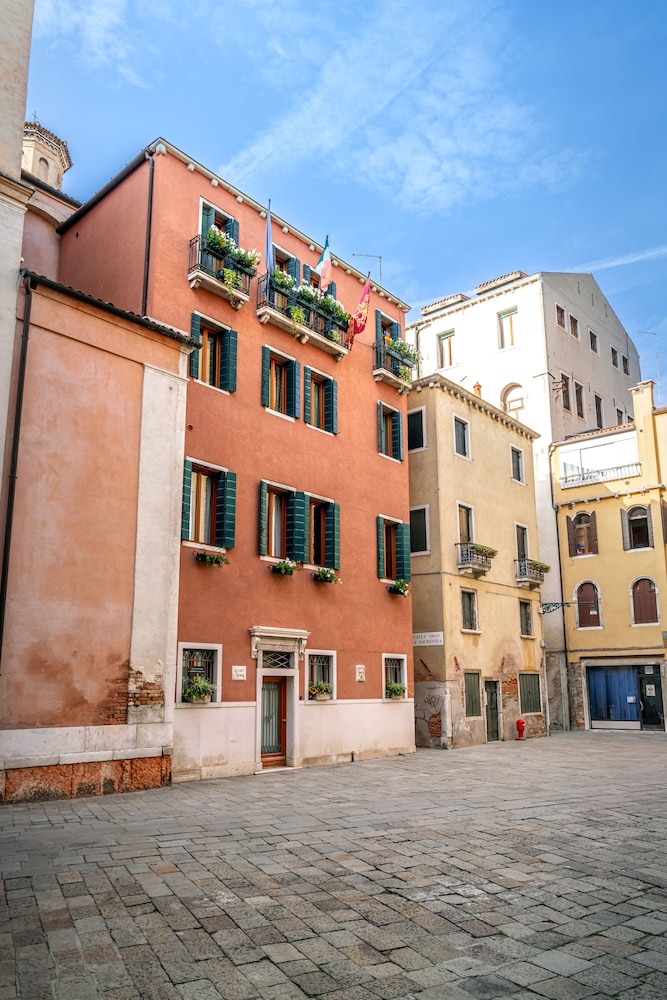 Palazzo San Luca