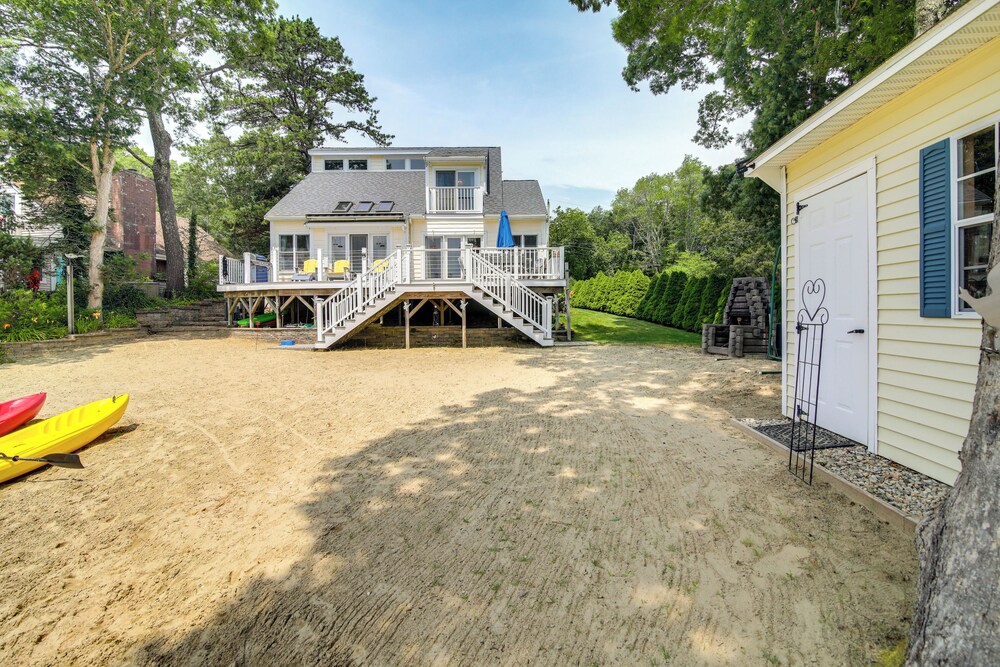Plymouth Getaway w/ Private Lake Beach + Kayaks!