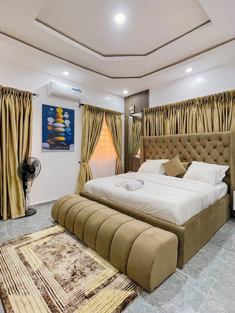 La Veda Manor Luxury Apartment