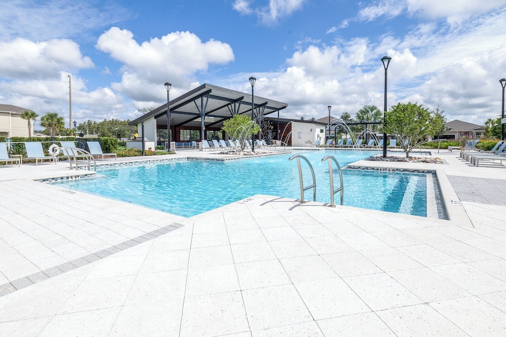 Waterview Luxury Retreat for 12!