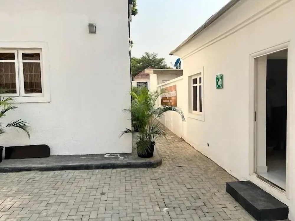 Quintessential Apartments By Signature