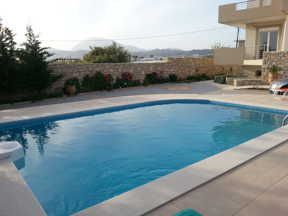 Elpidis Villa