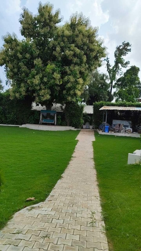 Haveli NH 8