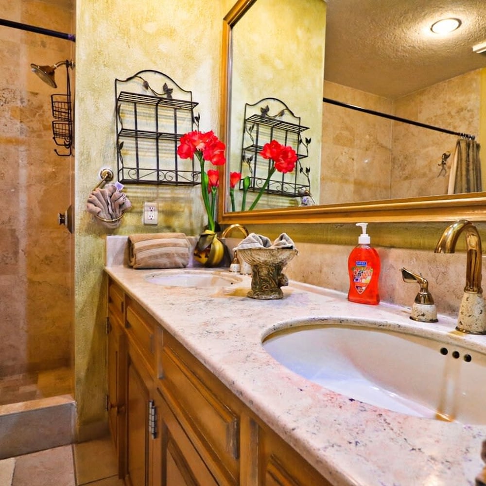 Beautiful Condo on Sandy Beach Sonoran Sea