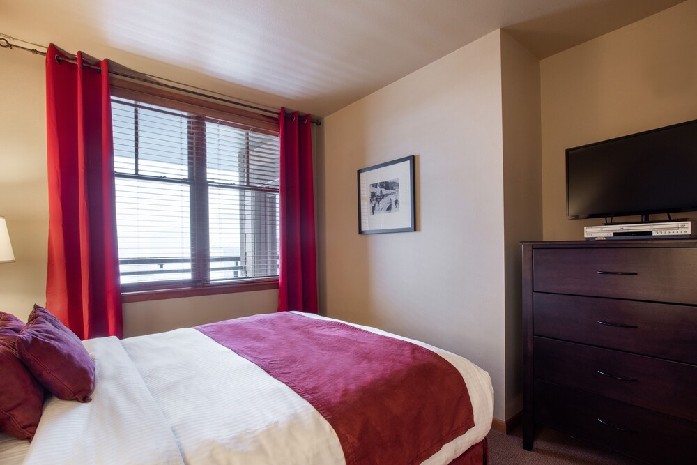 Zephyr Mountain Lodge - Winter Park Vacation Condos
