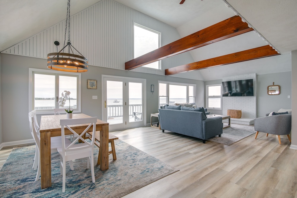 Serene Mattapoisett Home w/ Private Beach Access!