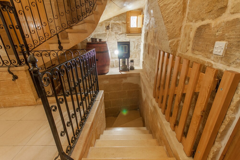 Photo 28