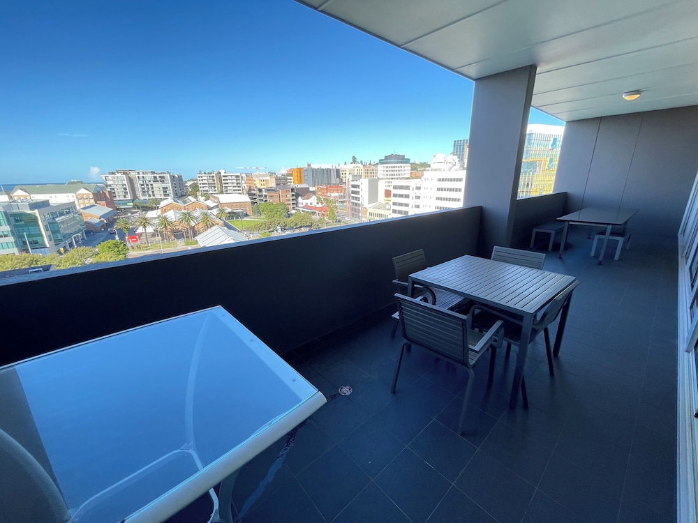 Hotel Honeysuckle Executive Apartments - Image 1