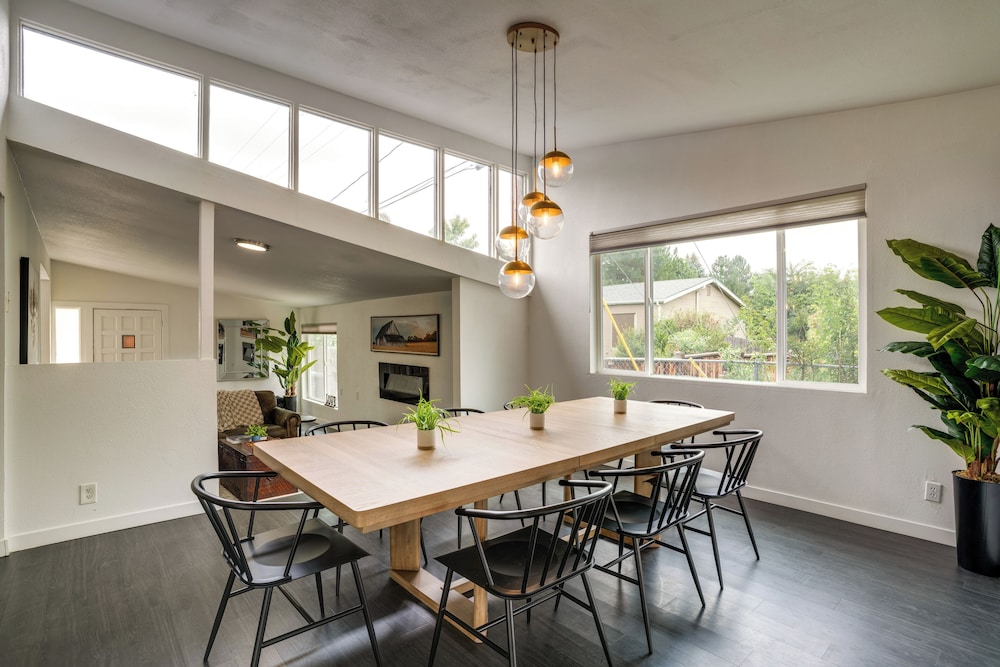 Game Room & Fire Pit: Family-friendly Loveland Gem