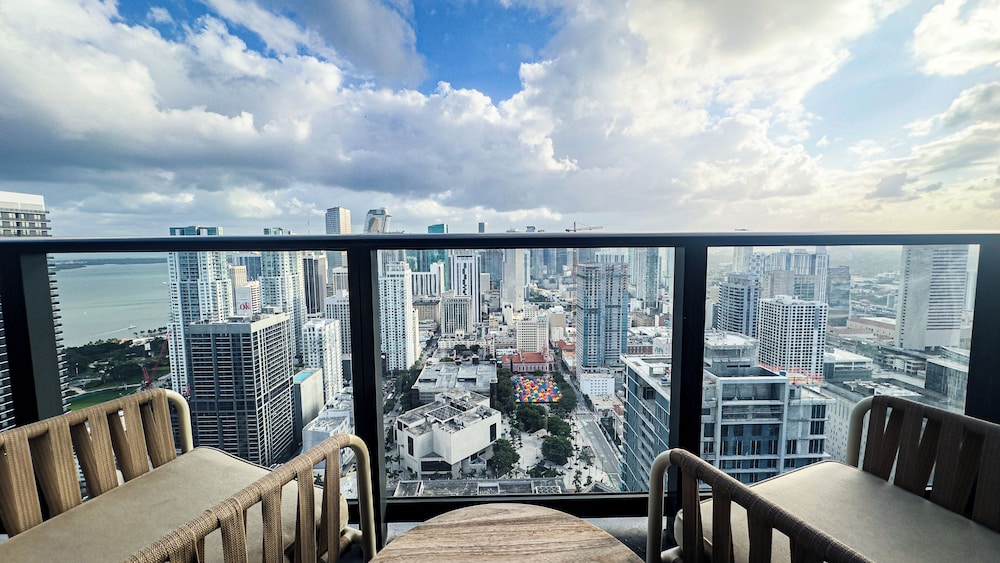 Miami Vacation rentals -Downtown Natiivo