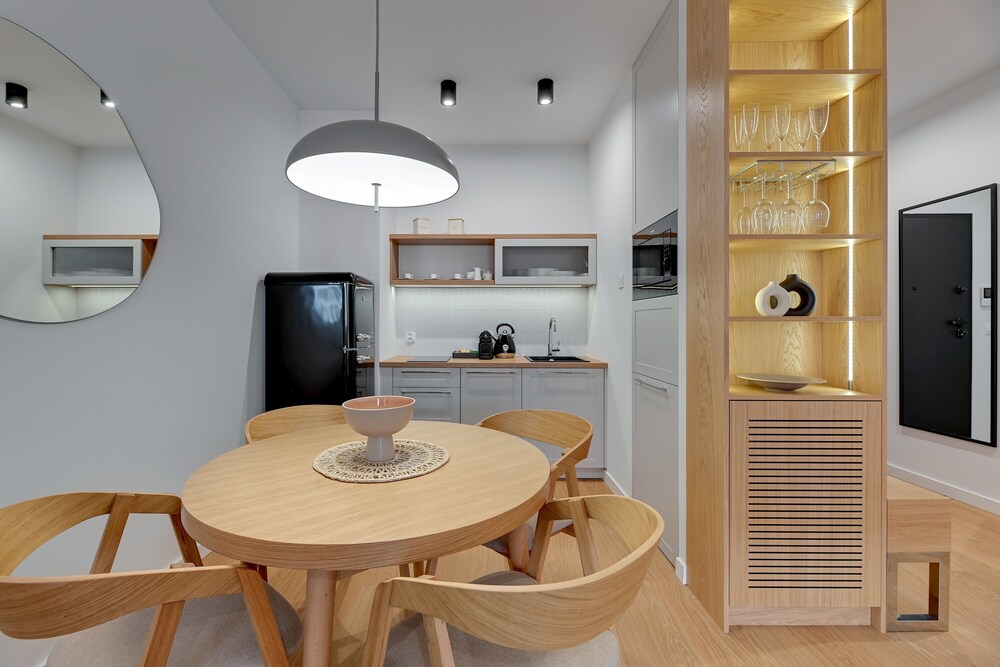 Doki Living - Foodhall & Parking by Downtown Apartments