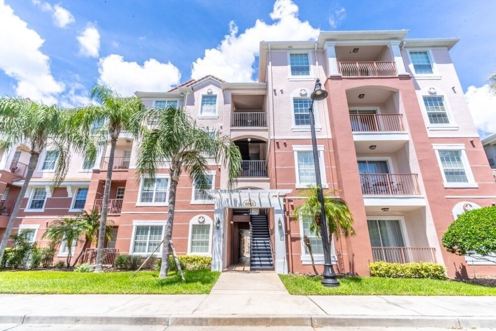 Tvpm-4862#104ca/vc 3 Bedroom Apts by RedAwning