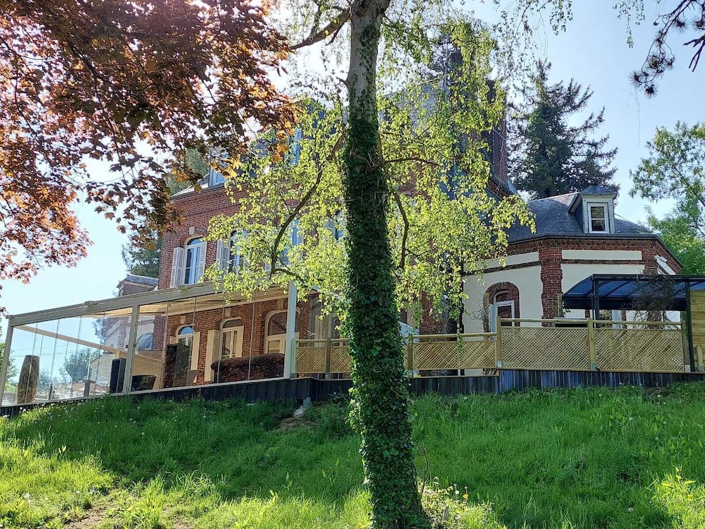 Le Clos des Lodges view 3
