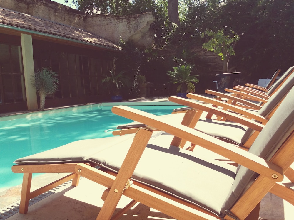 Château Latour Segur Suites & Spa