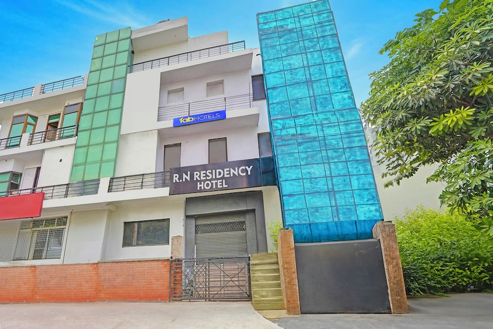 Fabhotel Rn Residency
