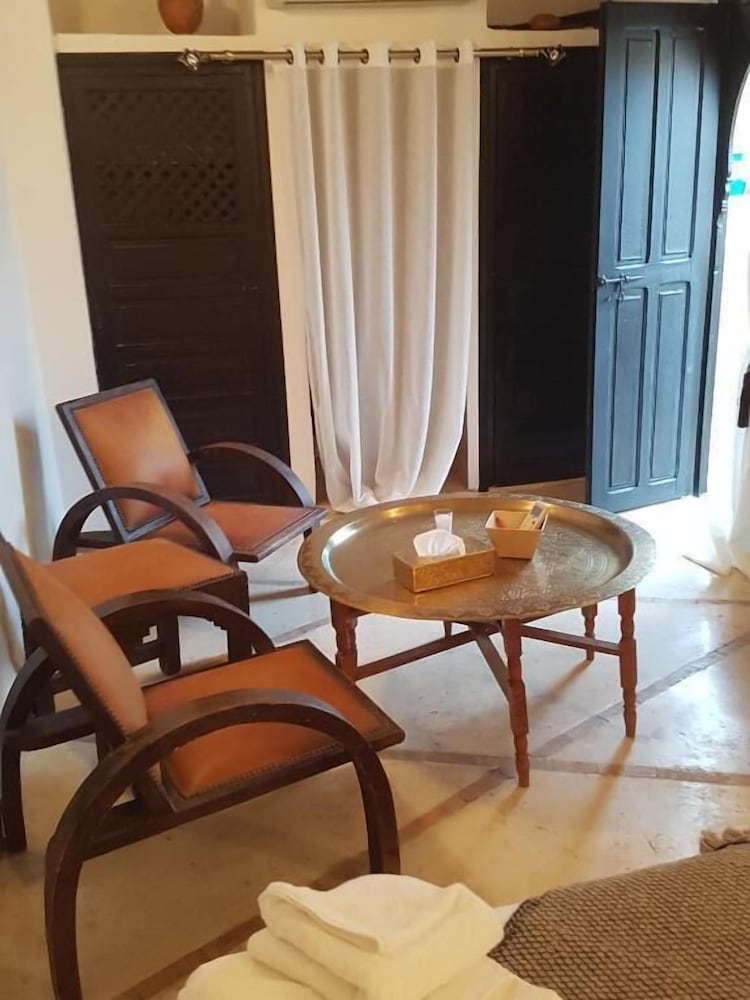 Riad Essaada