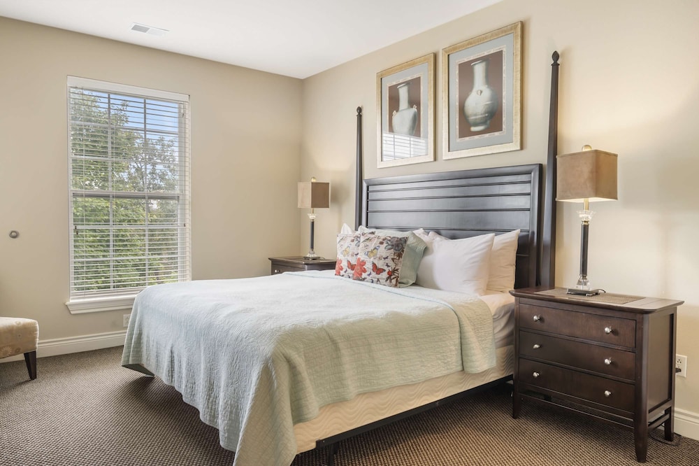 Branson Hills Getaway Sleeps 6