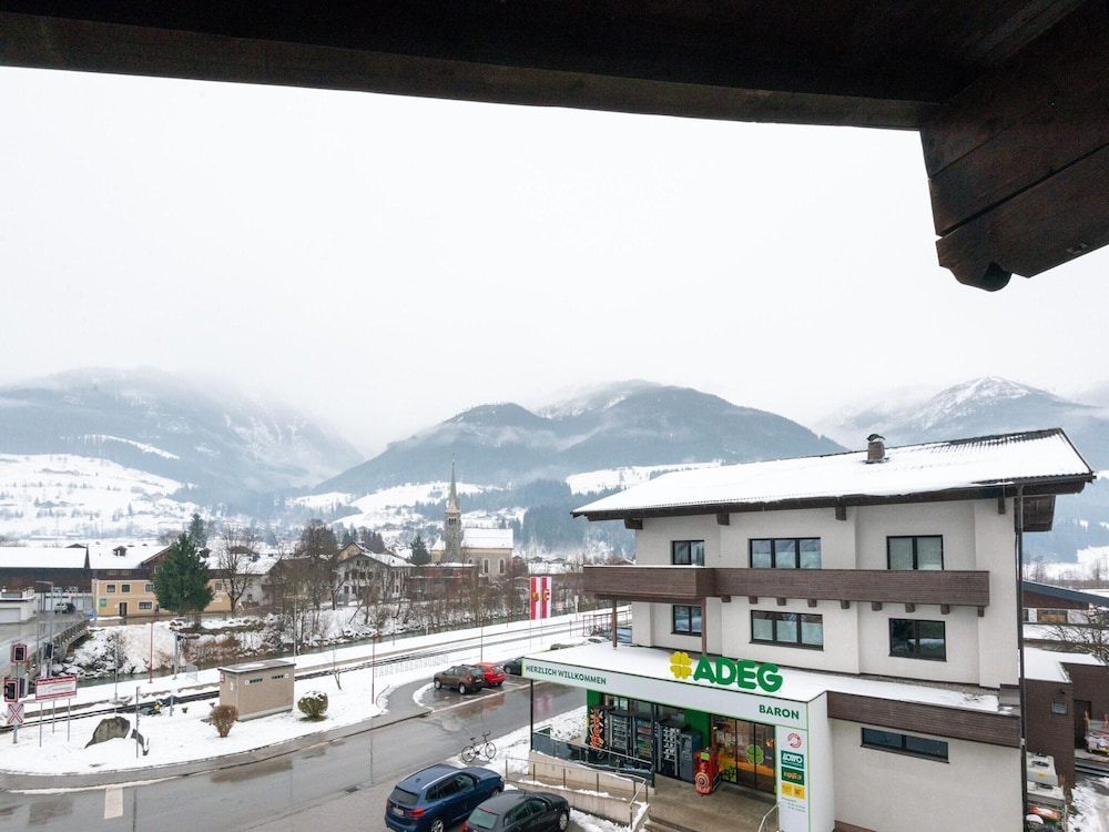 Apartment in Niedernsill Near Ski Slopes